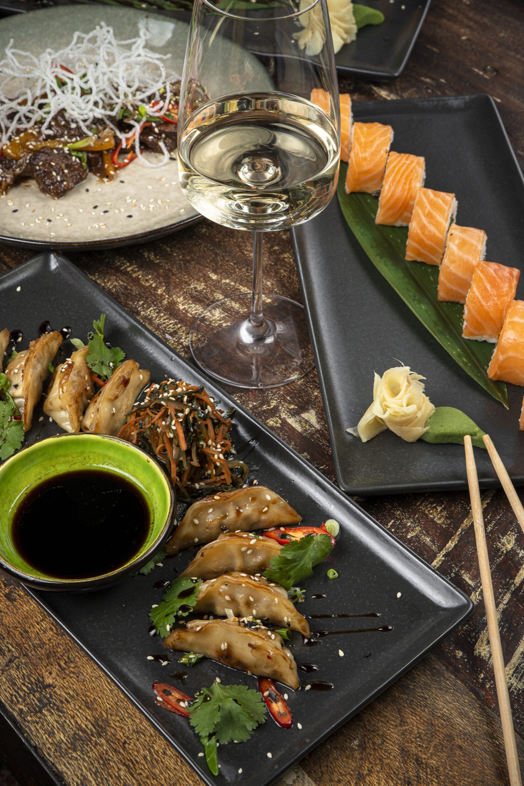 Страви в STRONG Bar