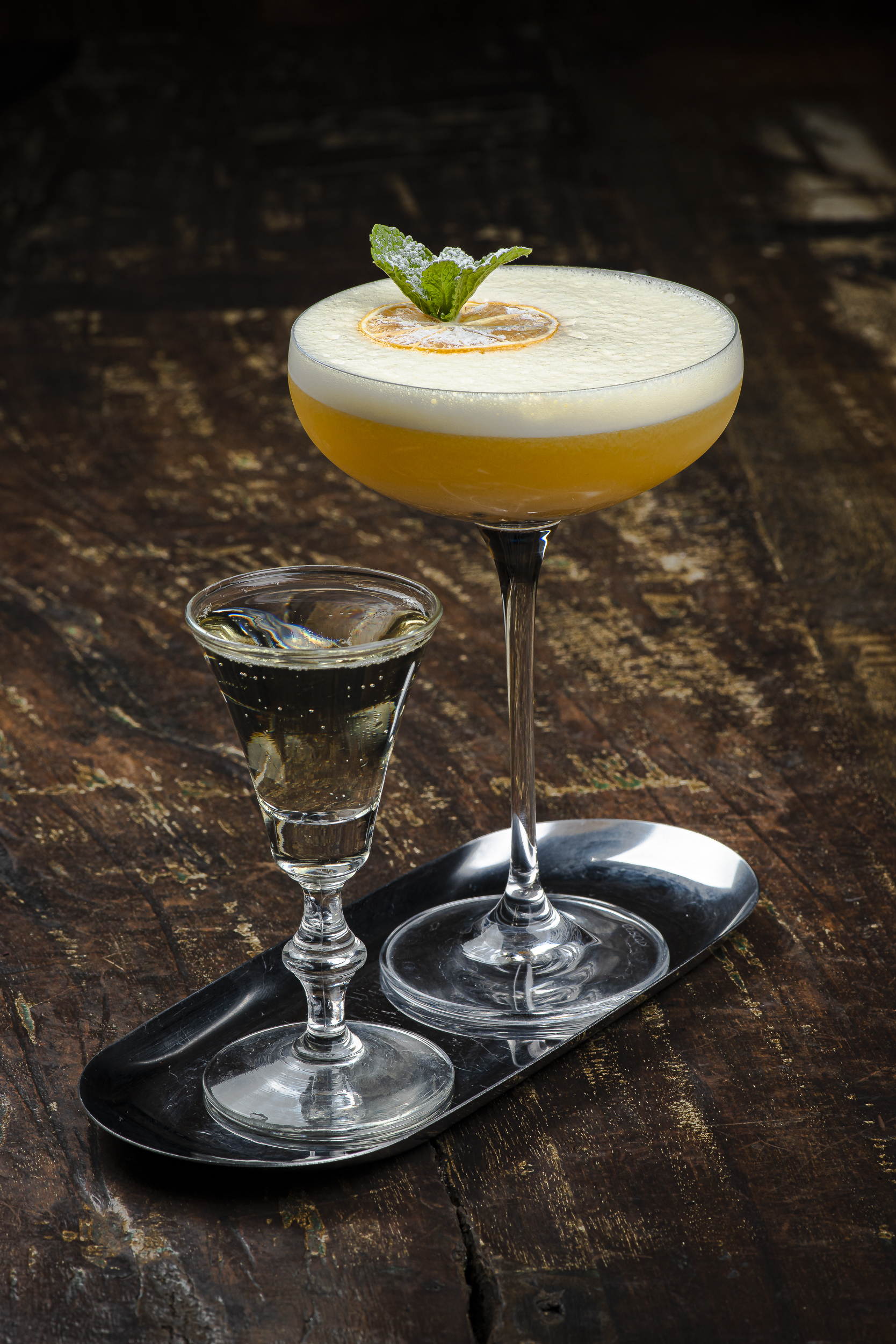 Інтер'єр STRONG Bar у центрі Києва